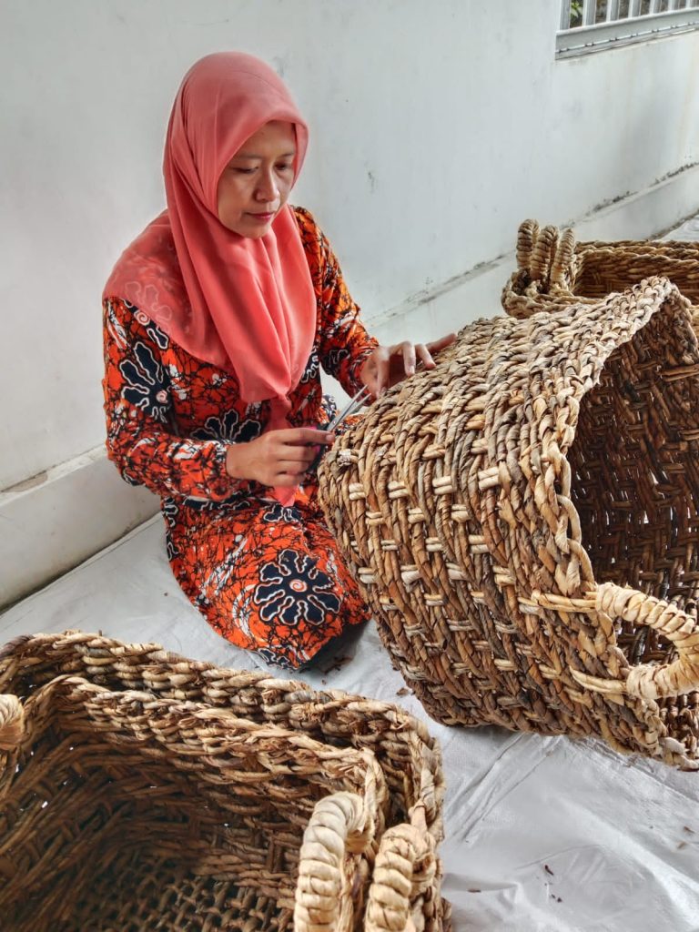 Artisan of Agrominafiber Handicraft, BUILD 2025 Cohort.
