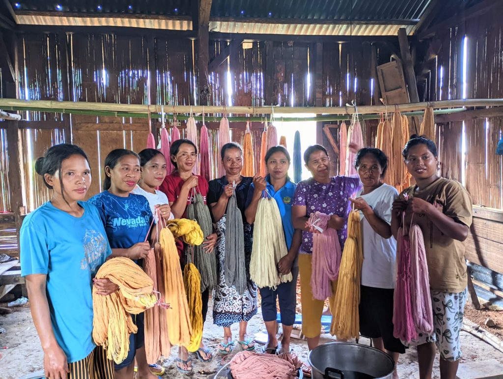 Weavers of Tenun.in, Pikiran Terbaik Negeri 2025 cohort.