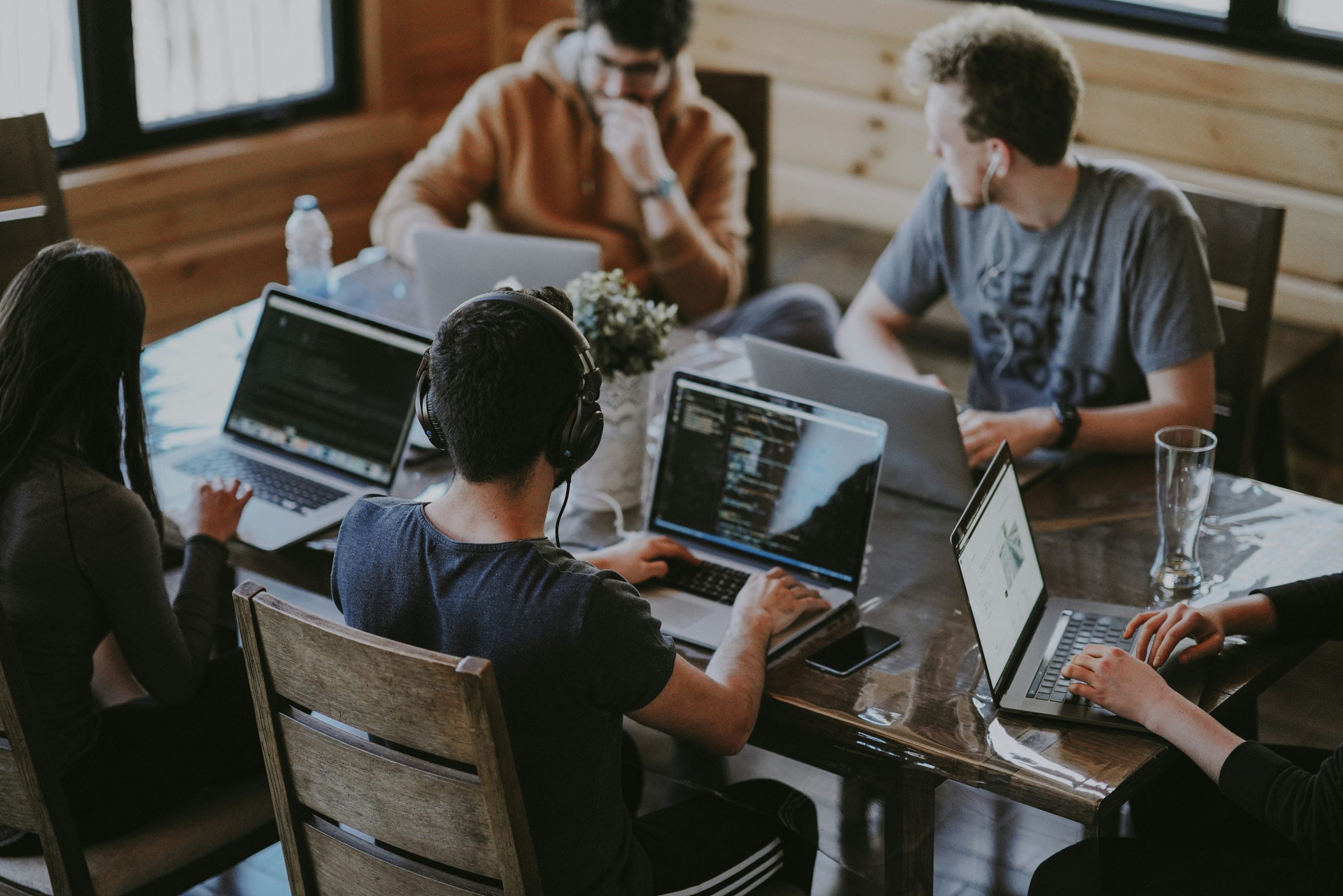 Read more about the article The Reality Behind Indonesia’s Startup Boom and Its Challenges